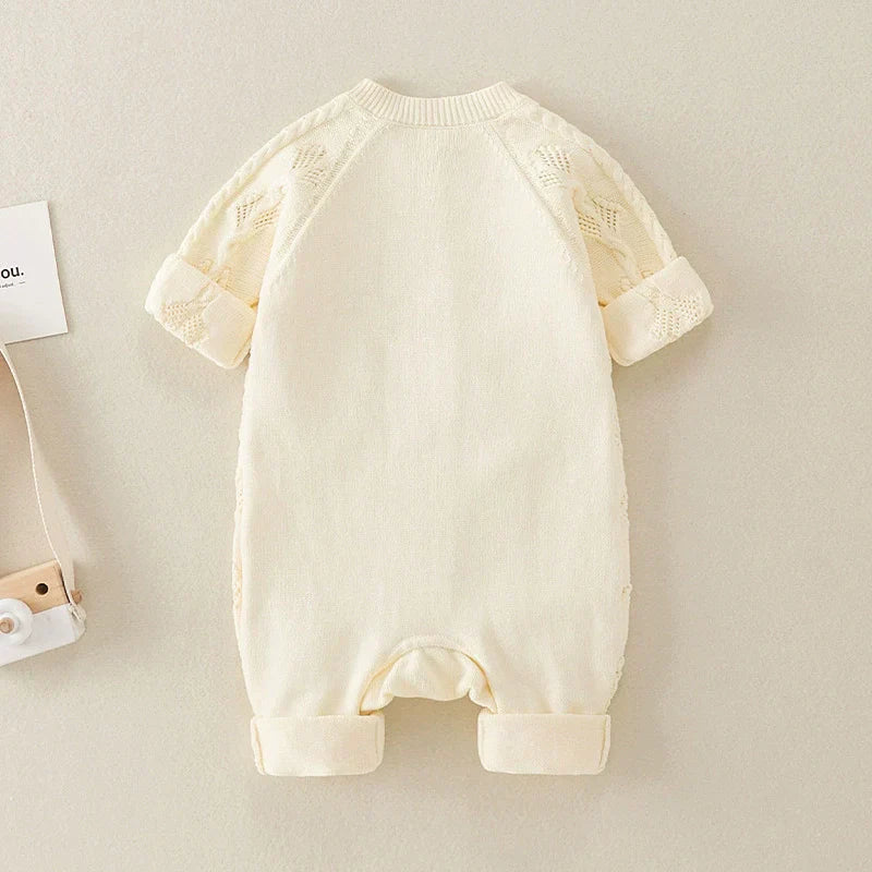 Macacão Infantil Bege de Tricô