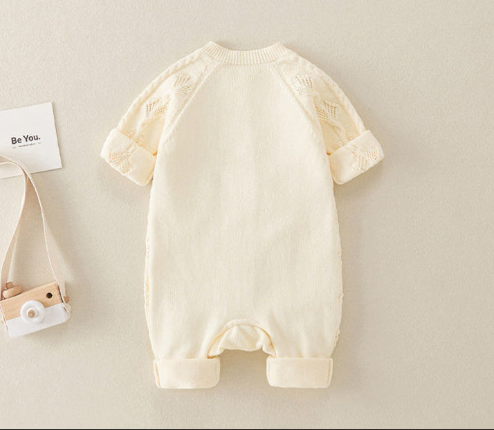 Macacão Infantil Bege de Tricô