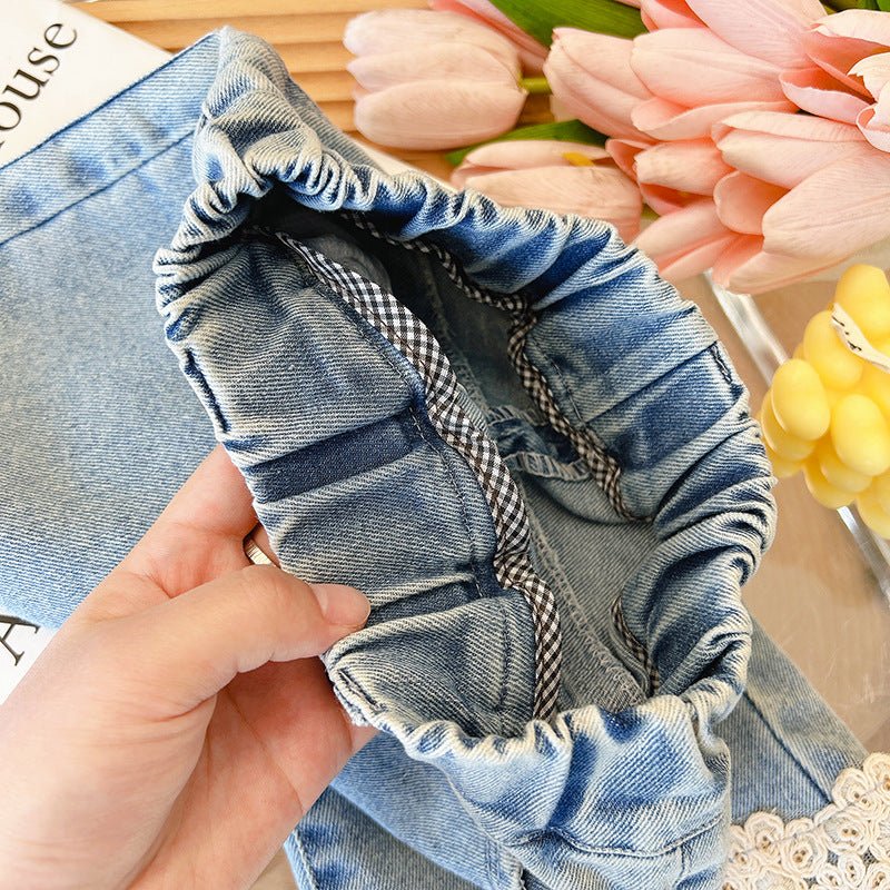 Calça Infantil Feminina Jeans Barra Rendinha - BABYLIFEBabyLifeBABYLIFE1 - 2 AnosCalça Infantil Feminina Jeans Barra Rendinha