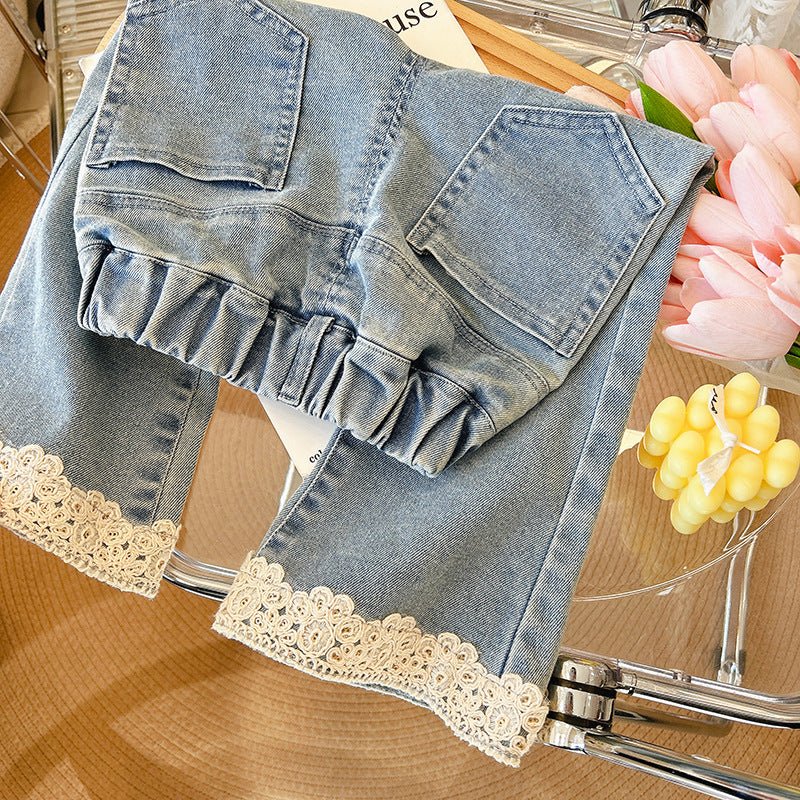 Calça Infantil Feminina Jeans Barra Rendinha - BABYLIFEBabyLifeBABYLIFE1 - 2 AnosCalça Infantil Feminina Jeans Barra Rendinha