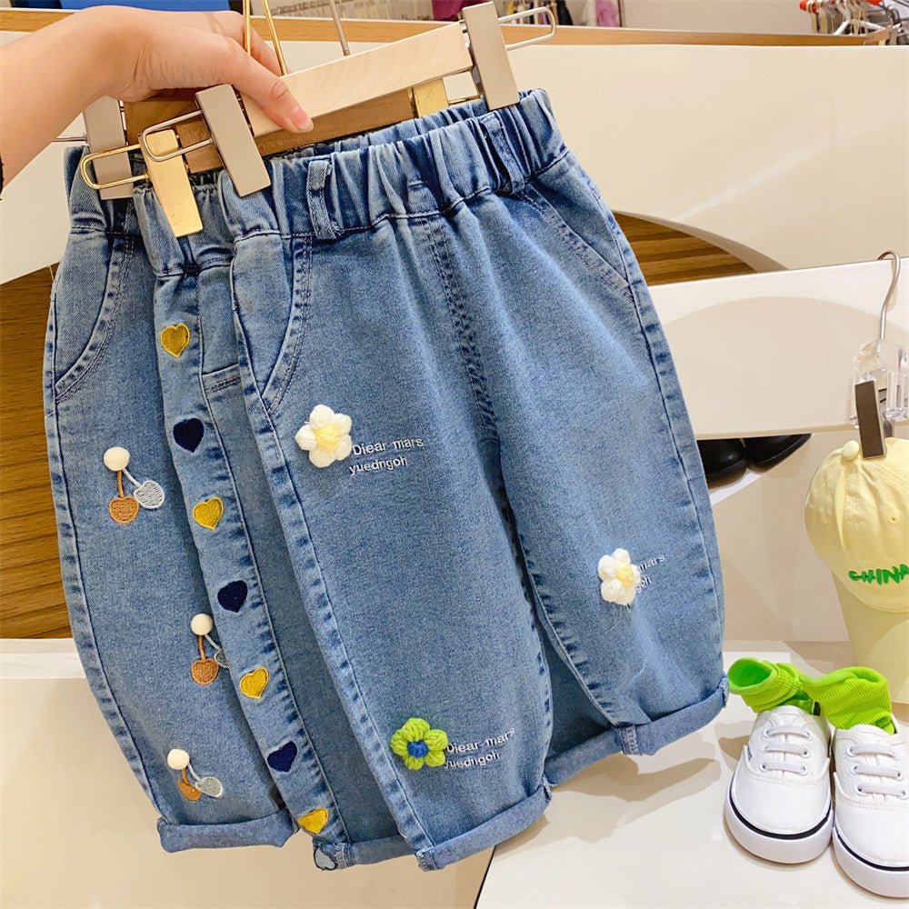 Calça Infantil Feminina Jeans Florzinhas e Coraçõeszinhos - BABYLIFEBabyLifeBABYLIFECoraçãoCalça Infantil Feminina Jeans Florzinhas e Coraçõeszinhos6 - 12 Meses