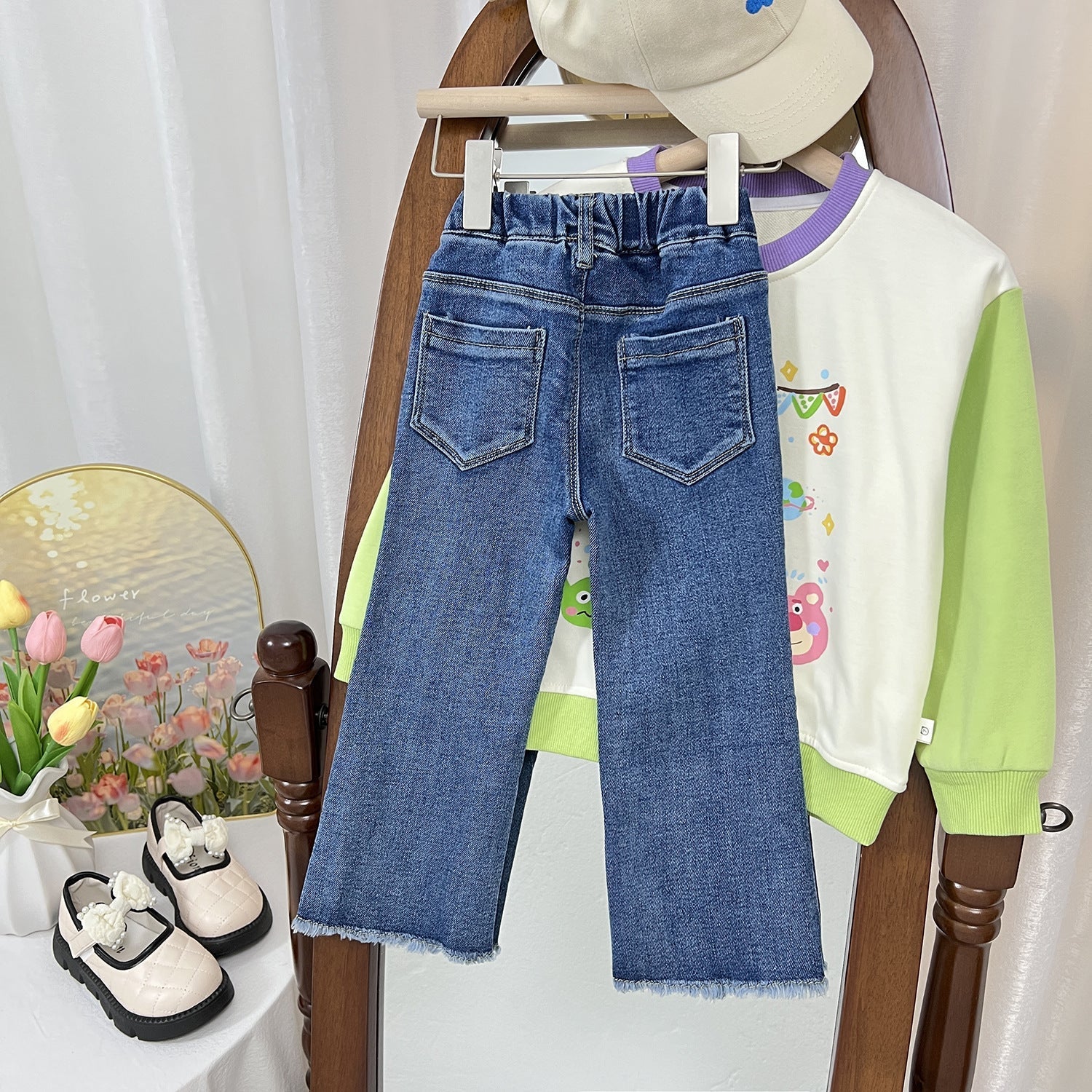 Calça Infantil Feminina Jeans Florzinhas - BABYLIFEBabyLifeBABYLIFE6 - 12 MesesCalça Infantil Feminina Jeans Florzinhas