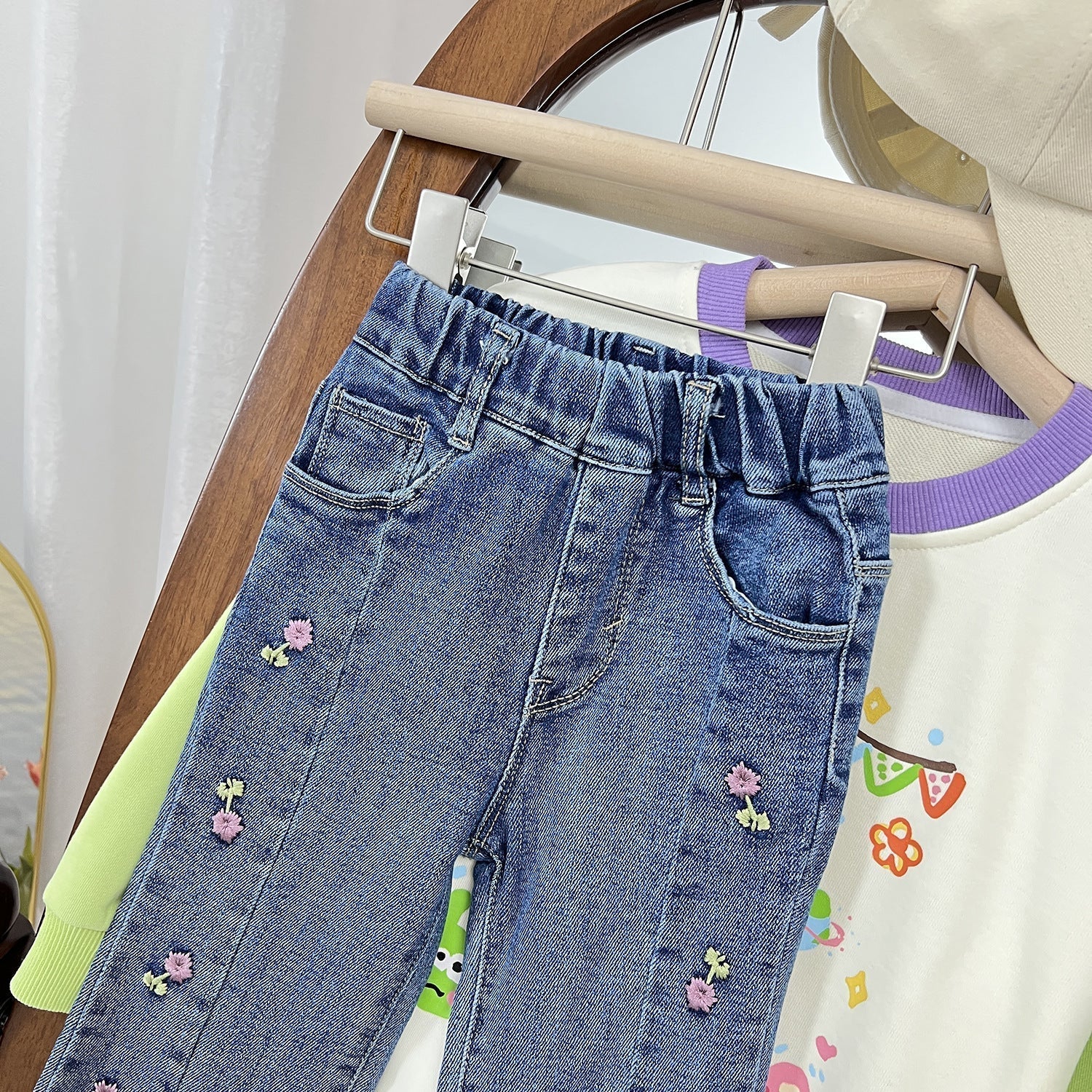 Calça Infantil Feminina Jeans Florzinhas - BABYLIFEBabyLifeBABYLIFE6 - 12 MesesCalça Infantil Feminina Jeans Florzinhas
