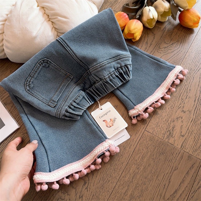 Calça Infantil Feminina Jeans Pompomzinho - BABYLIFEBabyLifeBABYLIFE1 - 2 AnosCalça Infantil Feminina Jeans Pompomzinho
