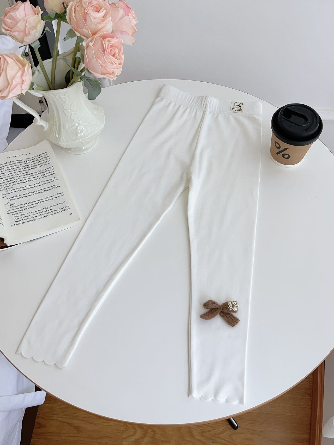 Calça Infantil Feminina Laço Florzinha - BABYLIFEBabyLifeBABYLIFEBrancoCalça Infantil Feminina Laço Florzinha3 - 4 Anos