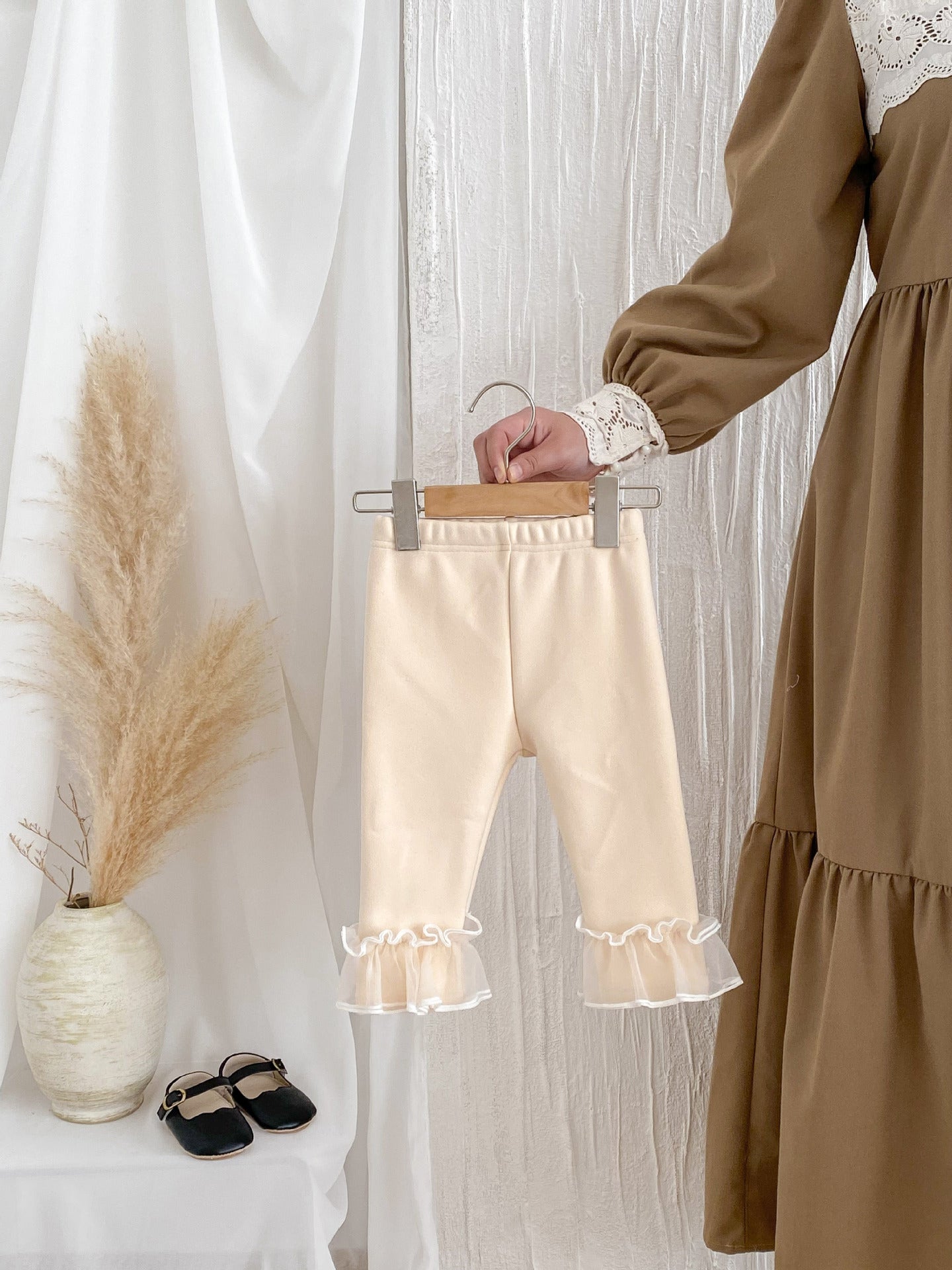 Calça Infantil Feminina Quentinha Barrinha de Tule - BABYLIFEBabyLifeBABYLIFEBegeCalça Infantil Feminina Quentinha Barrinha de Tule0 - 3 Meses 66cm