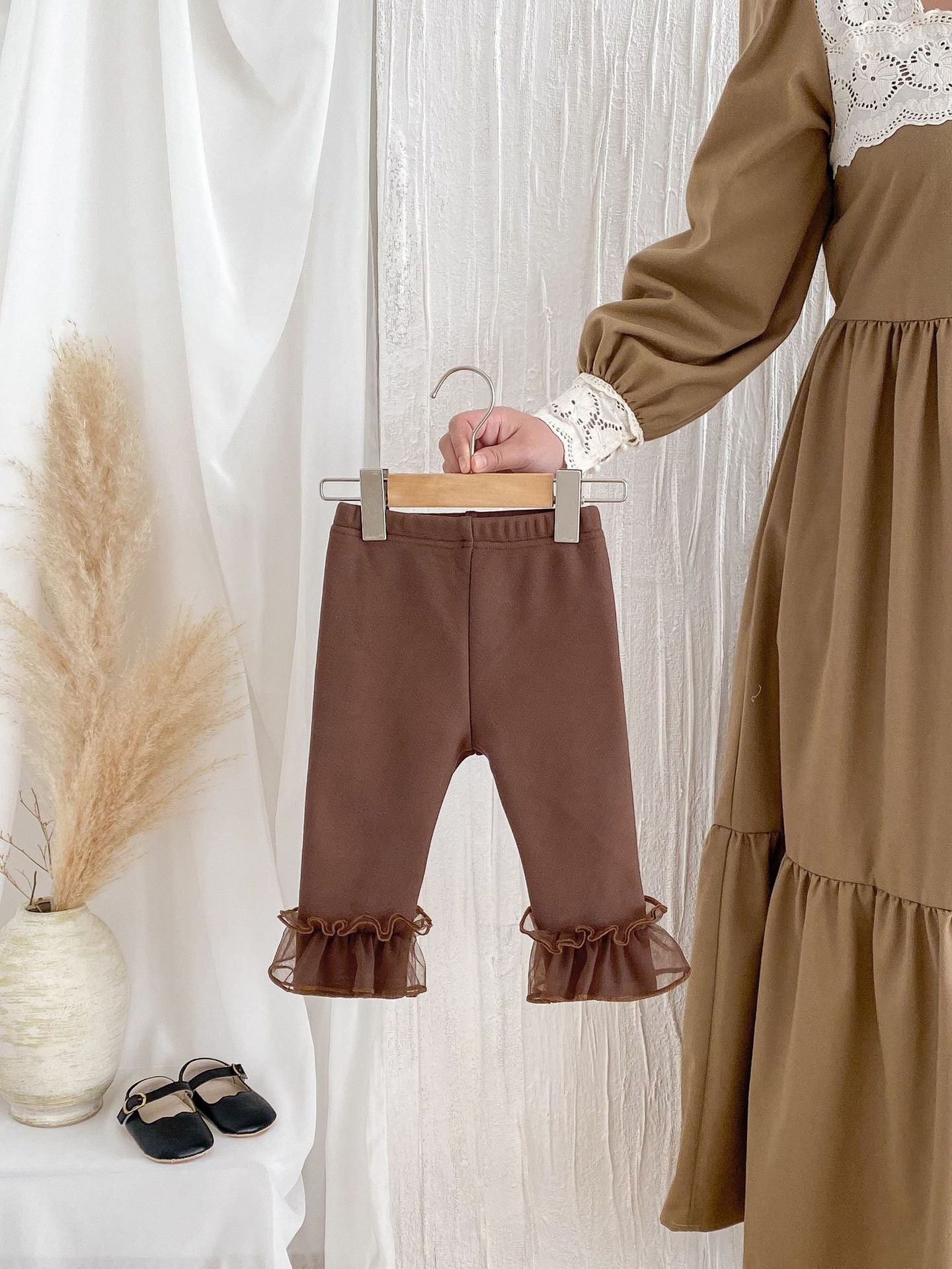 Calça Infantil Feminina Quentinha Barrinha de Tule - BABYLIFEBabyLifeBABYLIFEMarromCalça Infantil Feminina Quentinha Barrinha de Tule0 - 3 Meses 66cm