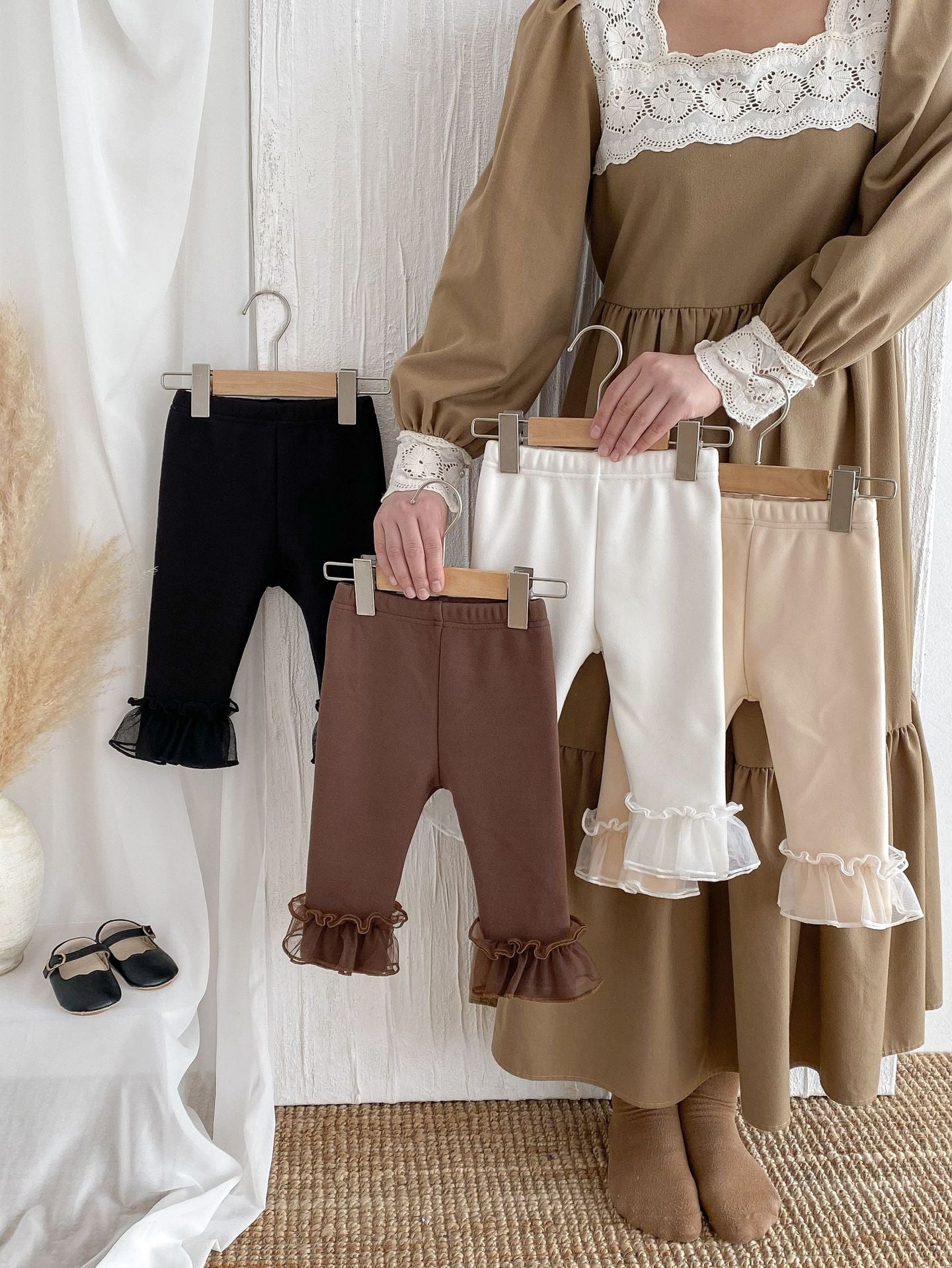 Calça Infantil Feminina Quentinha Barrinha de Tule - BABYLIFEBabyLifeBABYLIFEMarromCalça Infantil Feminina Quentinha Barrinha de Tule0 - 3 Meses 66cm