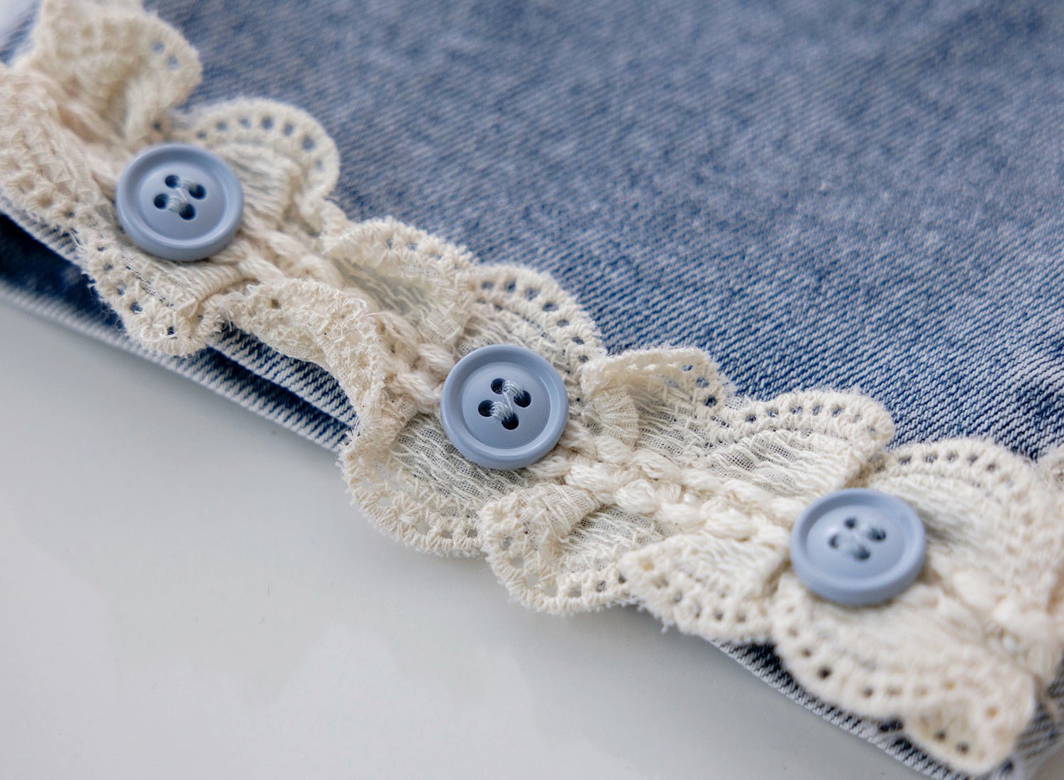 Calça Infantil Feminina Rendinha Botõezinhos - BABYLIFEBabyLifeBABYLIFE6 - 12 MesesCalça Infantil Feminina Rendinha Botõezinhos