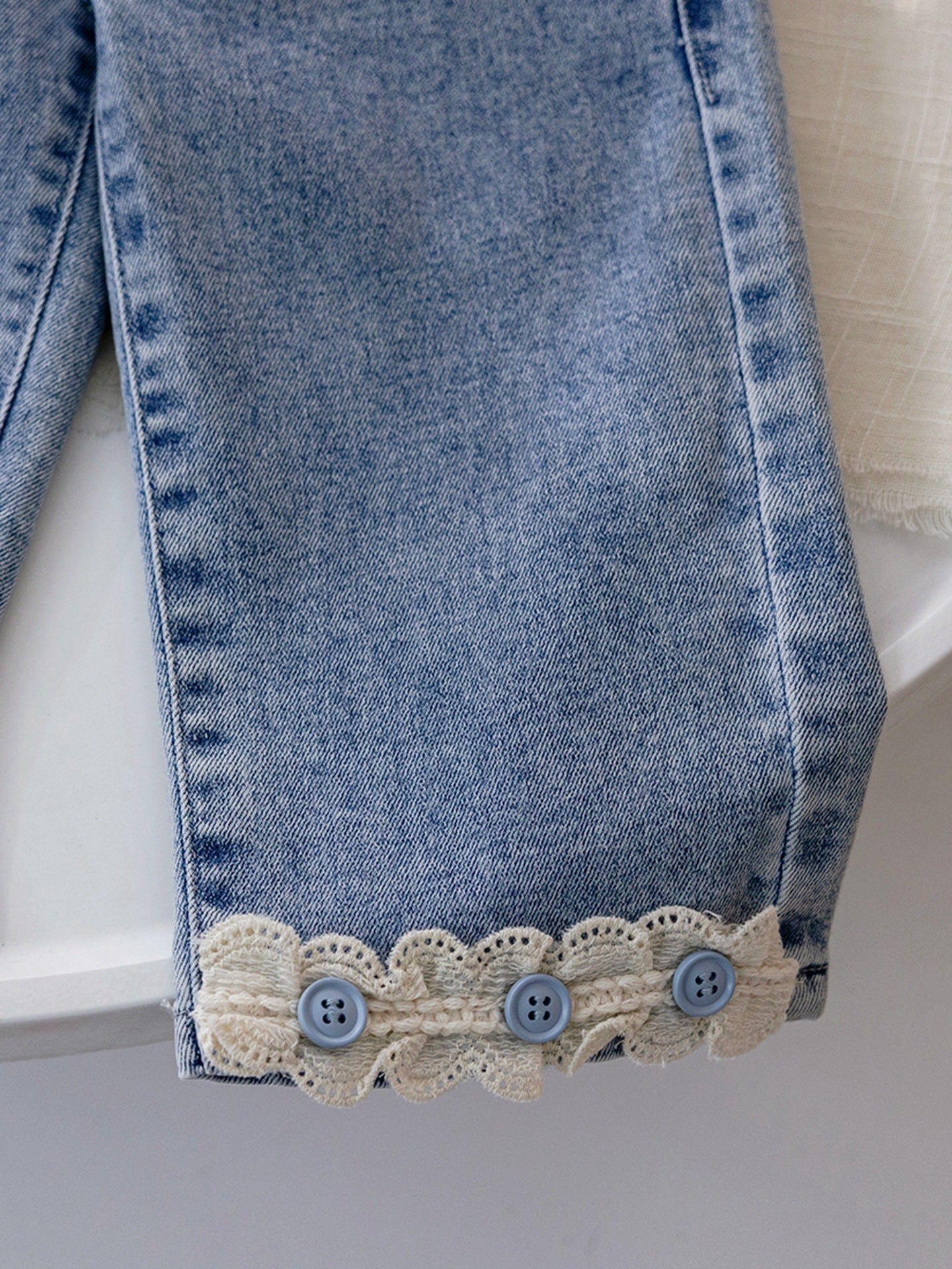 Calça Infantil Feminina Rendinha Botõezinhos - BABYLIFEBabyLifeBABYLIFE6 - 12 MesesCalça Infantil Feminina Rendinha Botõezinhos