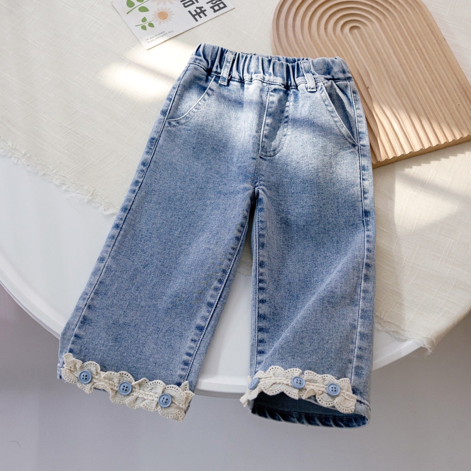 Calça Infantil Feminina Rendinha Botõezinhos - BABYLIFEBabyLifeBABYLIFE6 - 12 MesesCalça Infantil Feminina Rendinha Botõezinhos