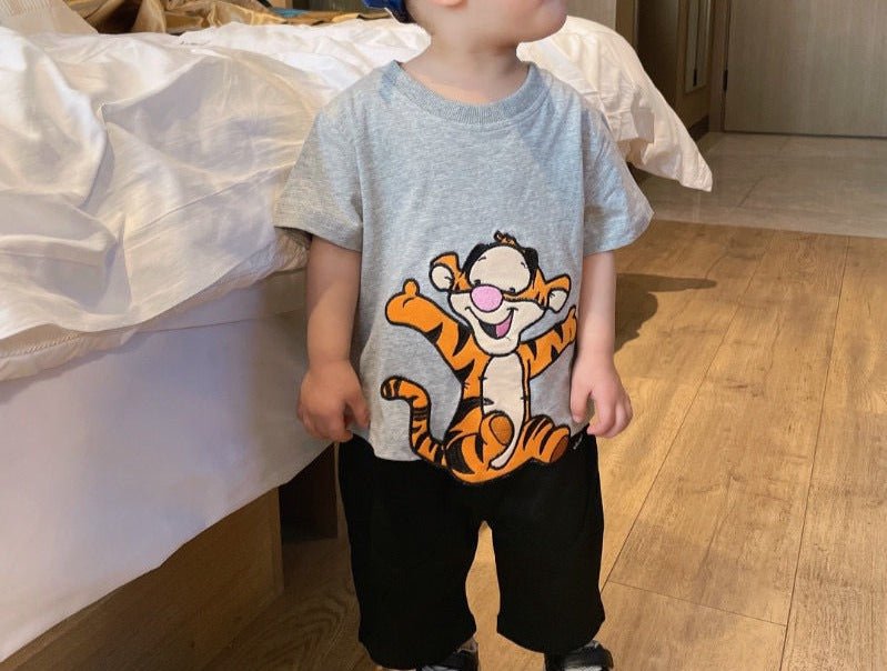Camiseta Infantil Bordado Desenho Animado - BABYLIFEBabyLifeBABYLIFE14:193light grey;200000463:200004187100cmCinza TigrãoCamiseta Infantil Bordado Desenho Animado2 - 3 Anos