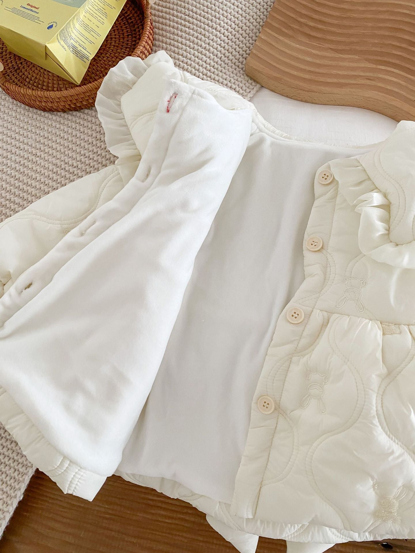 Casaco Infantil Feminino Forrado Lacinho - BABYLIFEBabyLifeBABYLIFEBrancoCasaco Infantil Feminino Forrado Lacinho0 - 6 Meses