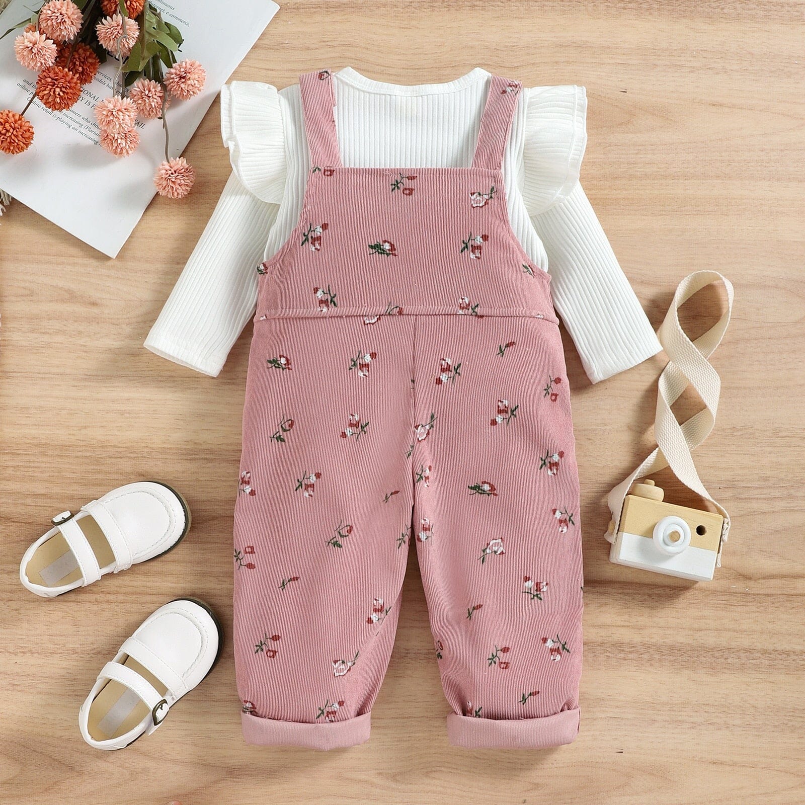 Jardineira Infantil Feminina Rosa e Flores - BABYLIFE0BabyLifeBABYLIFE200000463:2006618969 - 12 MesesJardineira Infantil Feminina Rosa e Flores