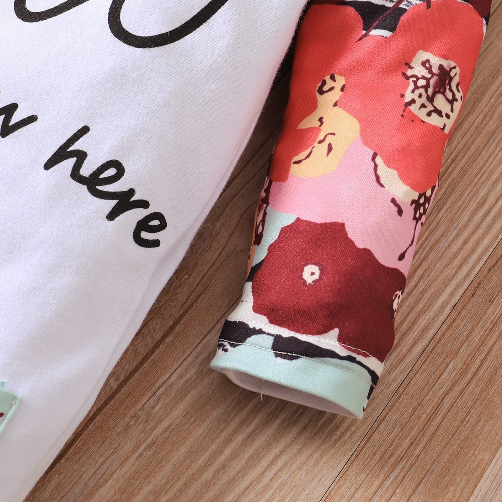 Macacão Infantil Feminino com Touca e Laço - BABYLIFEMacacãoBabyLifeBABYLIFE200000463:2000250030 - 3 Meses 44cmMacacão Infantil Feminino com Touca e Laço