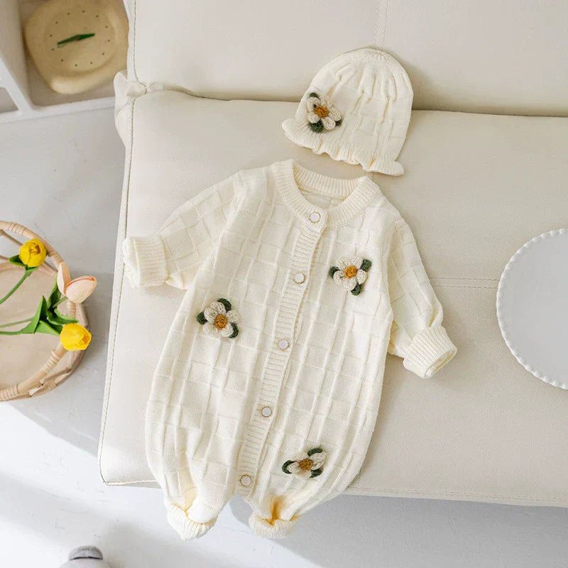 Macacão Infantil Feminino Tricô Flores - BABYLIFEBabyLifeBABYLIFEBegeMacacão Infantil Feminino Tricô Flores3 - 5 Meses