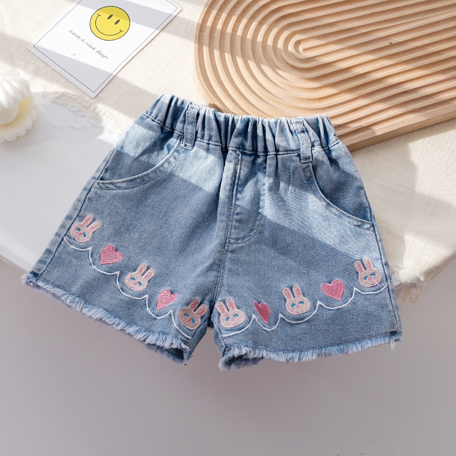 Shorts Infantil Feminino Jeans Coelhinhos - BABYLIFEBabyLifeBABYLIFE6 - 12 MesesShorts Infantil Feminino Jeans Coelhinhos