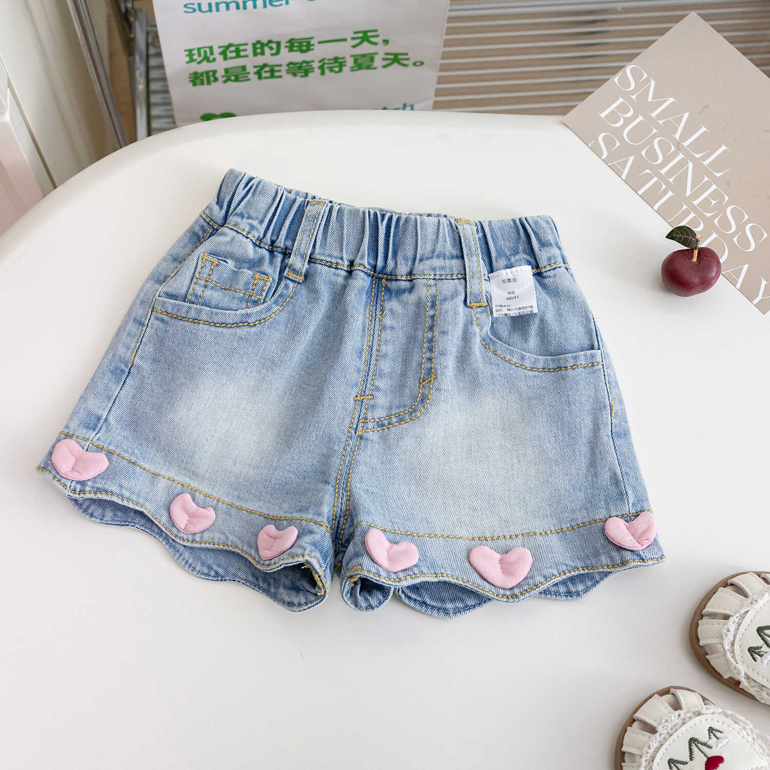 Shorts Infantil Feminino Jeans Coraçõeszinhos - BABYLIFEBabyLifeBABYLIFE6 - 12 MesesShorts Infantil Feminino Jeans Coraçõeszinhos