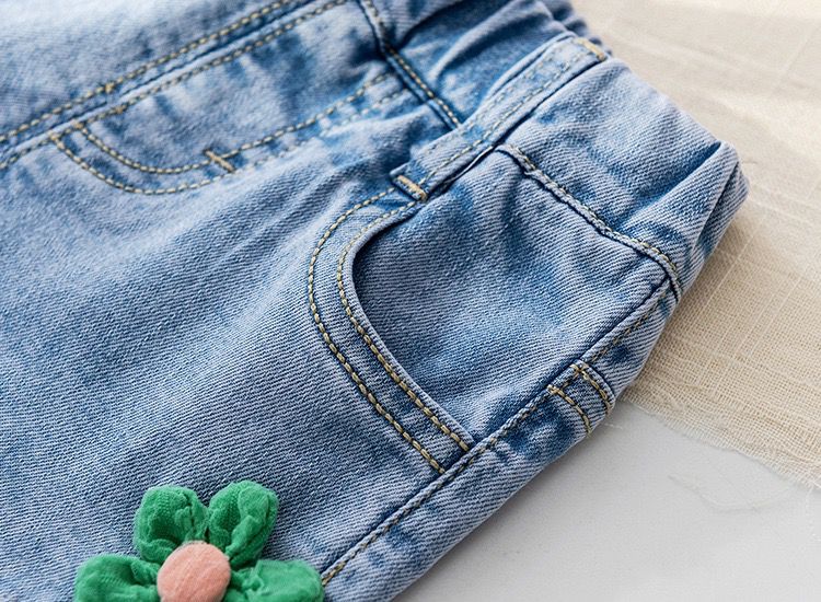 Shorts Infantil Feminino Jeans Florzinhas - BABYLIFEBabyLifeBABYLIFE6 - 12 MesesShorts Infantil Feminino Jeans Florzinhas