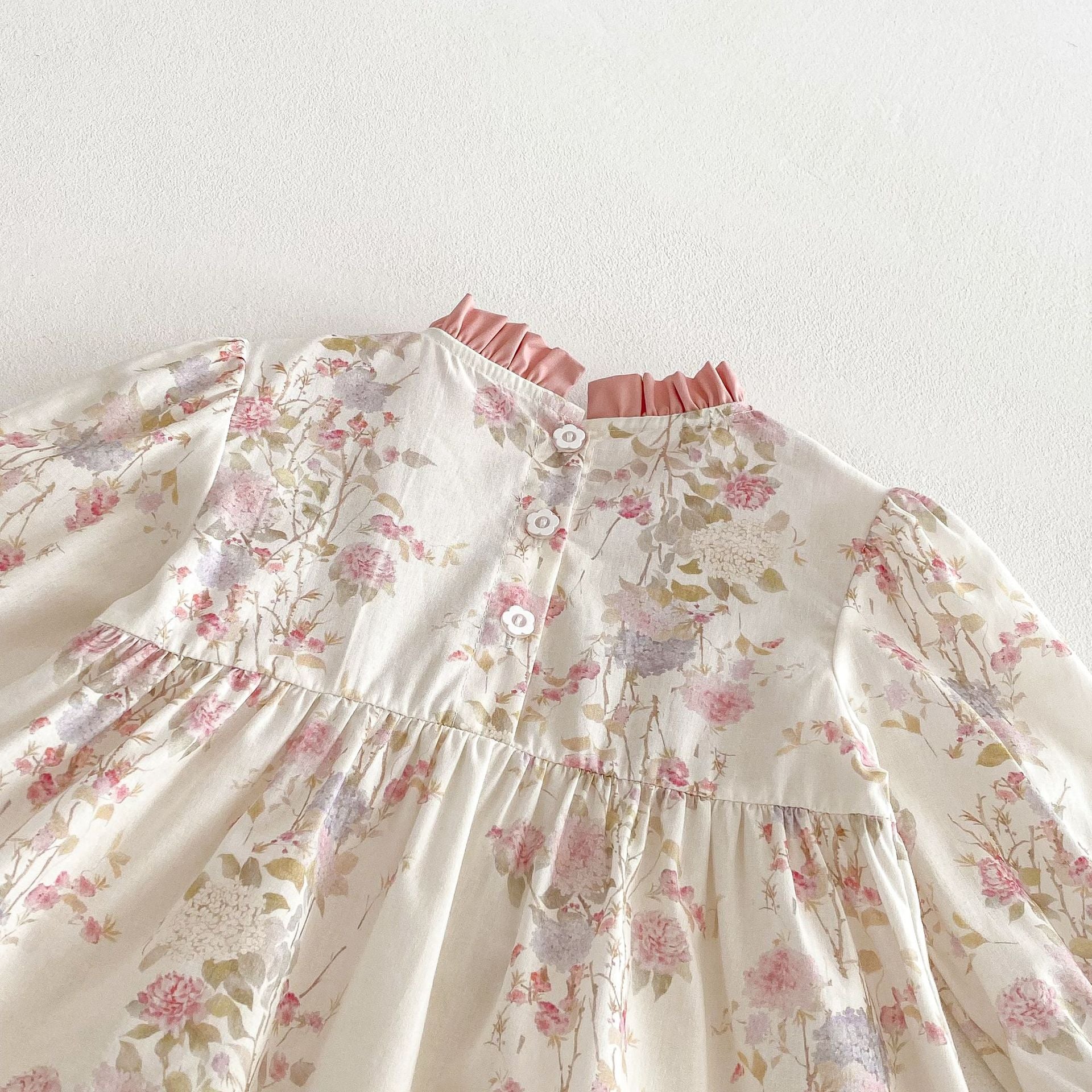 Vestido Infantil Babadinho Flores - BABYLIFEBabyLifeBABYLIFEBege FloresVestido Infantil Babadinho Flores6 - 12 Meses