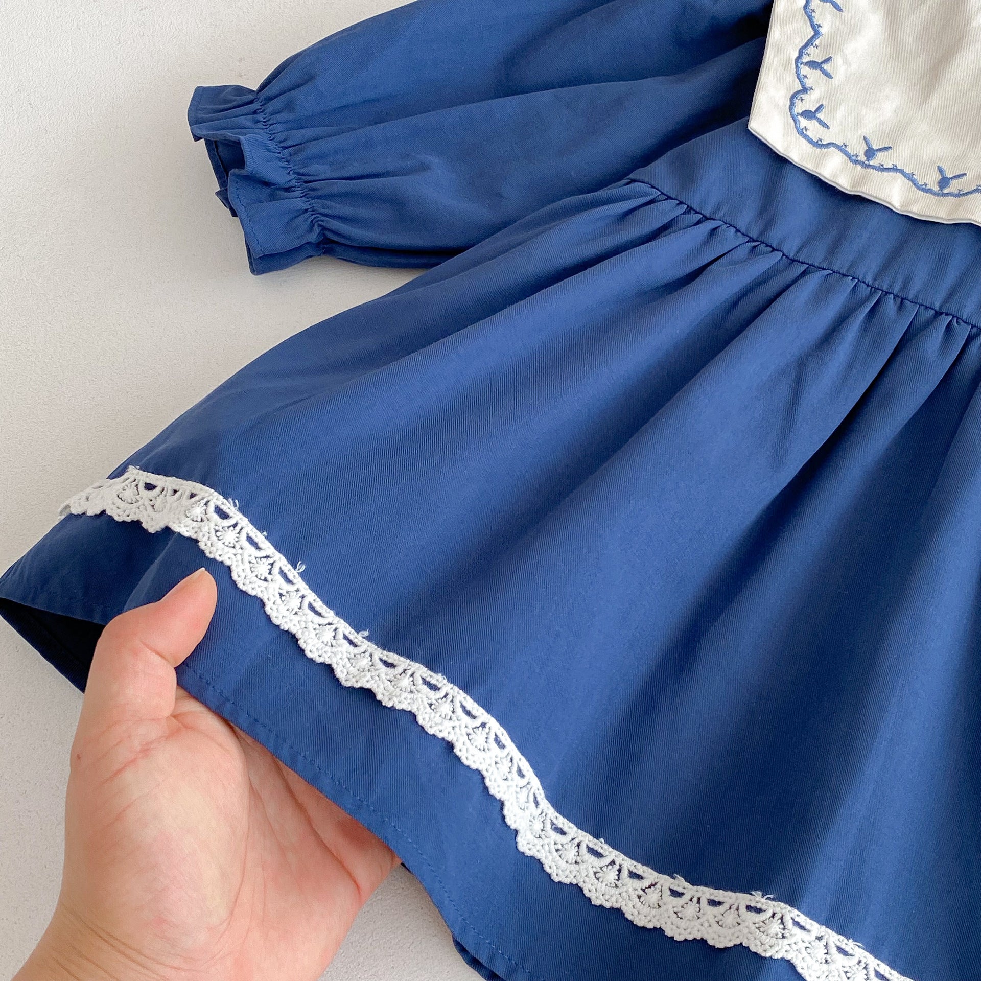 Vestido Infantil Bordado e Rendinha - BABYLIFEBabyLifeBABYLIFEAzulVestido Infantil Bordado e Rendinha6 - 12 Meses