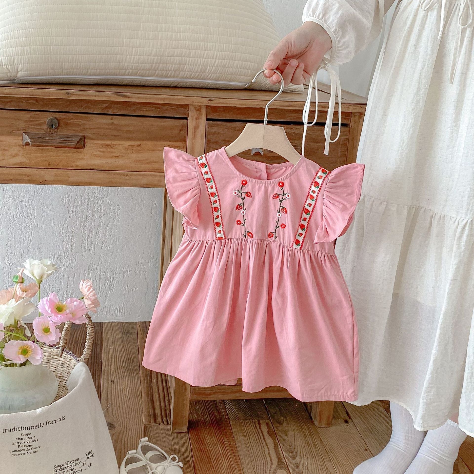Vestido Infantil Bordado Morangos - BABYLIFEBabyLifeBABYLIFERosaVestido Infantil Bordado Morangos6 - 12 Meses